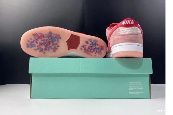 Skateboards SB Low CT2552-800 Nike  Dunk StrangeLove 0111